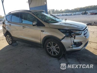Czwarte zdjęcie samochodu z boku: 2018 FORD ESCAPE SE VIN:1FMCU0GD9JUD14228 - miniatura