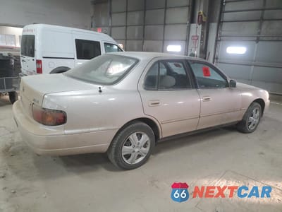 Trzecie zdjęcie samochodu z tyłu: 1996 TOYOTA CAMRY LE VIN:JT2BF12KXT0133258 - miniatura