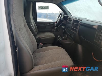 Zdjęcie 10 z 13 samochodu: 2014 GMC SAVANA CUTAWAY G3500 VIN:1GD374BG3E1173132 - miniatura