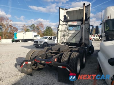 Czwarte zdjęcie samochodu z boku: 2020 VOLVO VNR VIN:4V4WC9EG6LN266713 - miniatura