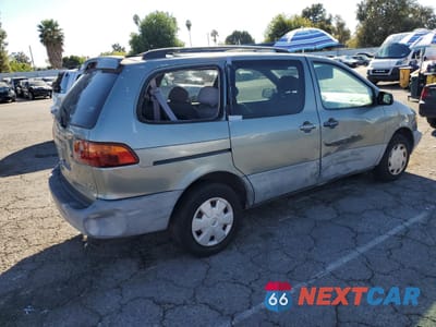Trzecie zdjęcie samochodu z tyłu: 2000 TOYOTA SIENNA LE VIN:4T3ZF13C8YU178599 - miniatura