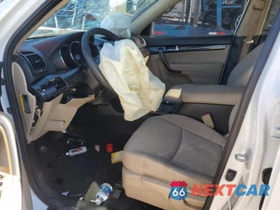 Zdjęcie 7 z 12 samochodu: 2012 KIA SORENTO BASE VIN:5XYKT3A18CG227900 - miniatura