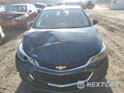 Piąte zdjęcie samochodu w środku: 2018 CHEVROLET CRUZE LT VIN:1G1BE5SM2J7198444 - miniatura