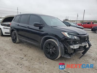 Czwarte zdjęcie samochodu z boku: 2021 HONDA PASSPORT SPORT VIN:5FNYF7H23MB013445 - miniatura