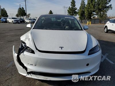 Piąte zdjęcie samochodu w środku: 2024 TESLA MODEL 3 VIN:5YJ3E1EB2RF819623 - miniatura