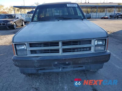 Piąte zdjęcie samochodu w środku: 1989 DODGE DAKOTA VIN:1B7GG26X1KS183846 - miniatura