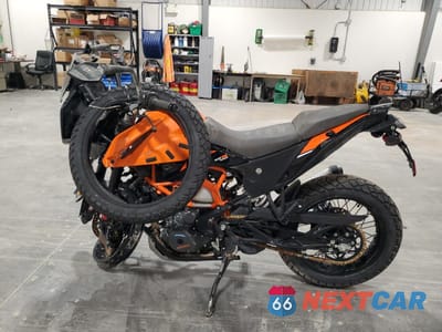 Trzecie zdjęcie samochodu z tyłu: 2023 KTM 390 ADVENTURE VIN:MD2JGJ402PC261715 - miniatura