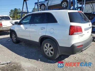 Drugie zdjęcie samochodu z przodu: 2012 KIA SORENTO BASE VIN:5XYKT3A18CG227900 - miniatura