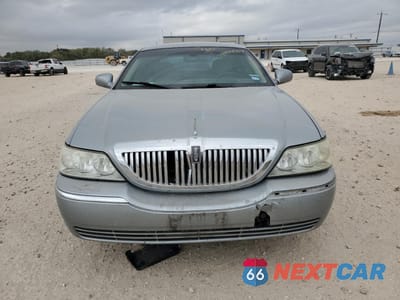 Piąte zdjęcie samochodu w środku: 2006 LINCOLN TOWN CAR SIGNATURE VIN:1LNHM81V96Y626104 - miniatura