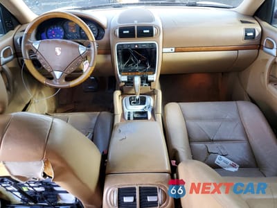 Zdjęcie 8 z 12 samochodu: 2005 PORSCHE CAYENNE VIN:WP1AA29P35LA23242 - miniatura