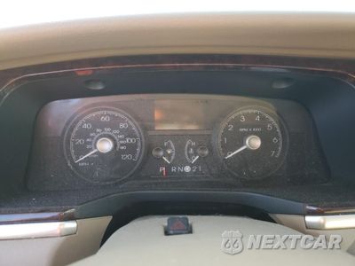 Zdjęcie 9 z 12 samochodu: 2006 LINCOLN TOWN CAR SIGNATURE LIMITED VIN:1LNHM82V96Y644438 - miniatura