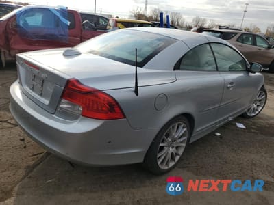 Trzecie zdjęcie samochodu z tyłu: 2011 VOLVO C70 T5 VIN:YV1672MC1BJ107765 - miniatura