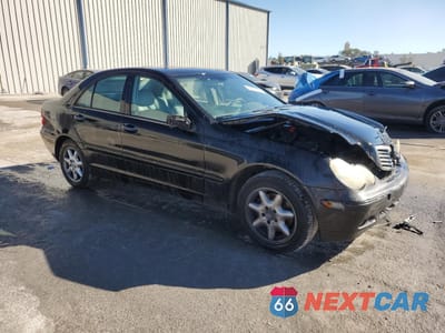 Czwarte zdjęcie samochodu z boku: 2003 MERCEDES-BENZ C 320 VIN:WDBRF64J73F309654 - miniatura