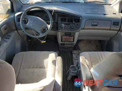 Zdjęcie 8 z 13 samochodu: 2000 TOYOTA SIENNA LE VIN:4T3ZF13C8YU178599 - miniatura