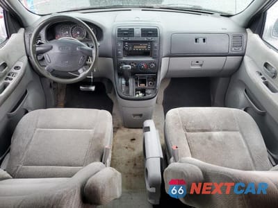 Zdjęcie 8 z 13 samochodu: 2005 KIA SEDONA EX VIN:KNDUP132X56664939 - miniatura