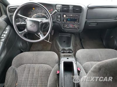 Zdjęcie 8 z 13 samochodu: 2002 CHEVROLET BLAZER VIN:1GNDT13W12K234080 - miniatura
