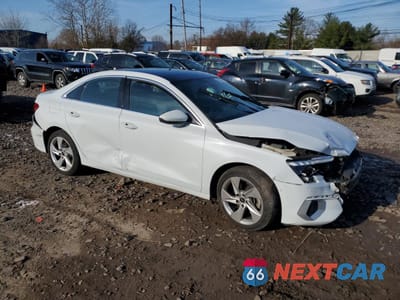 Czwarte zdjęcie samochodu z boku: 2023 AUDI A3 PREMIUM VIN:WAUAUDGY4PA071179 - miniatura