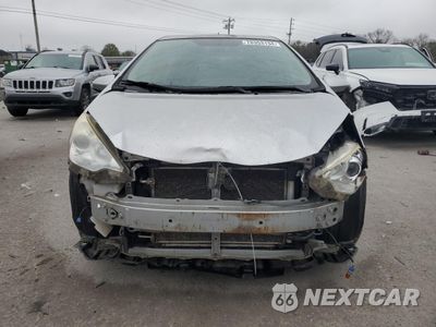 Piąte zdjęcie samochodu w środku: 2014 TOYOTA PRIUS C VIN:JTDKDTB39E1560574 - miniatura