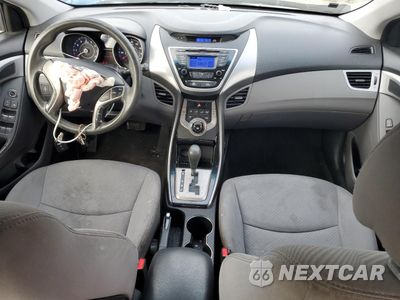 Zdjęcie 8 z 14 samochodu: 2013 HYUNDAI ELANTRA GLS VIN:5NPDH4AE5DH356402 - miniatura