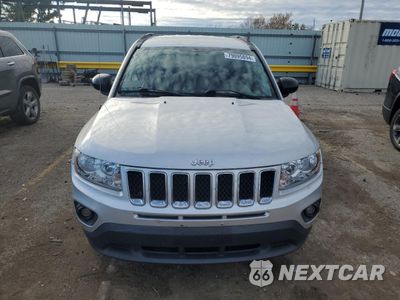 Piąte zdjęcie samochodu w środku: 2011 JEEP COMPASS SPORT VIN:1J4NT1FB9BD139867 - miniatura