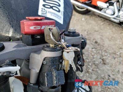 Zdjęcie 8 z 10 samochodu: 2007 KAWASAKI MOTORCYCLE VIN:JKAZX4P1X7A025317 - miniatura