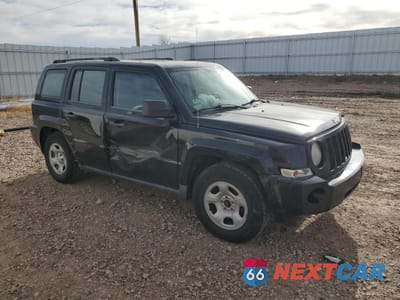 Czwarte zdjęcie samochodu z boku: 2008 JEEP PATRIOT SPORT VIN:1J8FF28W18D710437 - miniatura