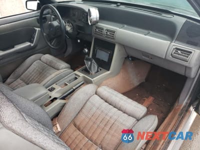 Zdjęcie 8 z 13 samochodu: 1987 FORD MUSTANG GT VIN:1FABP42E2HF224700 - miniatura