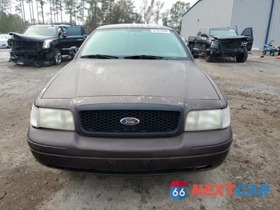 Piąte zdjęcie samochodu w środku: 2004 FORD CROWN VICTORIA POLICE INTERCEPTOR VIN:2FAFP71W04X146218 - miniatura