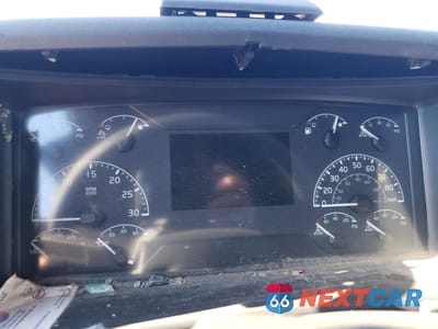 Zdjęcie 8 z 10 samochodu: 2020 VOLVO VN VNL VIN:4V4NC9EHXLN897470 - miniatura