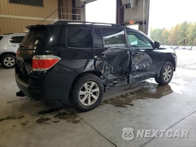 Trzecie zdjęcie samochodu z tyłu: 2013 TOYOTA HIGHLANDER BASE VIN:5TDZK3EH1DS139932 - miniatura