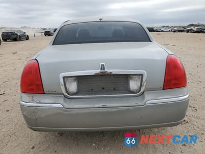 Zdjęcie 6 z 14 samochodu: 2006 LINCOLN TOWN CAR SIGNATURE VIN:1LNHM81V96Y626104 - miniatura