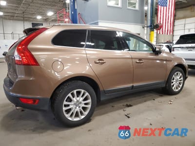 Trzecie zdjęcie samochodu z tyłu: 2010 VOLVO XC60 T6 VIN:YV4992DZ9A2025466 - miniatura