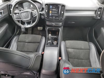 Zdjęcie 8 z 15 samochodu: 2019 VOLVO XC40 T5 MOMENTUM VIN:YV4162XZ1K2009216 - miniatura