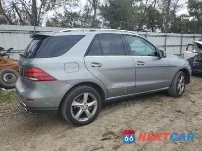 Trzecie zdjęcie samochodu z tyłu: 2016 MERCEDES-BENZ GLE 350 4MATIC VIN:4JGDA5HB6GA695506 - miniatura