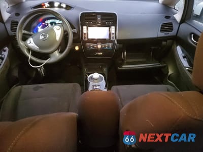 Zdjęcie 8 z 15 samochodu: 2015 NISSAN LEAF S VIN:1N4AZ0CPXFC335136 - miniatura