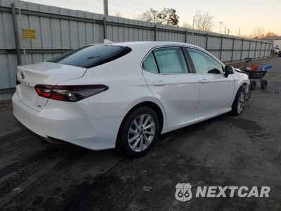 Trzecie zdjęcie samochodu z tyłu: 2022 TOYOTA CAMRY LE VIN:4T1C11AK5NU002662 - miniatura
