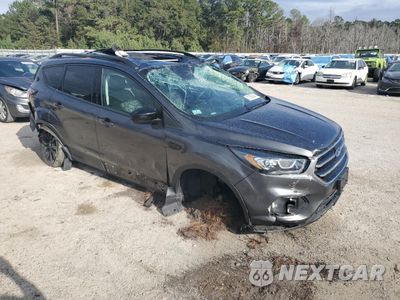 Czwarte zdjęcie samochodu z boku: 2018 FORD ESCAPE SE VIN:1FMCU9GD5JUD11833 - miniatura