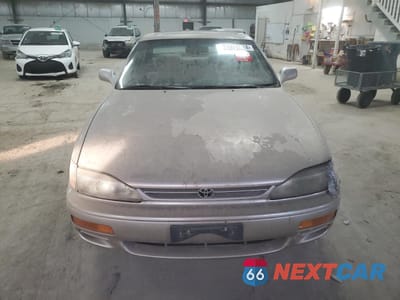 Piąte zdjęcie samochodu w środku: 1996 TOYOTA CAMRY LE VIN:JT2BF12KXT0133258 - miniatura
