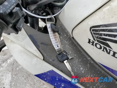 Zdjęcie 8 z 9 samochodu: 2013 HONDA CBR250 RA-ABS VIN:MLHMC4118D5300995 - miniatura