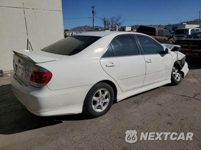 Trzecie zdjęcie samochodu z tyłu: 2005 TOYOTA CAMRY LE VIN:4T1BE32K65U583292 - miniatura