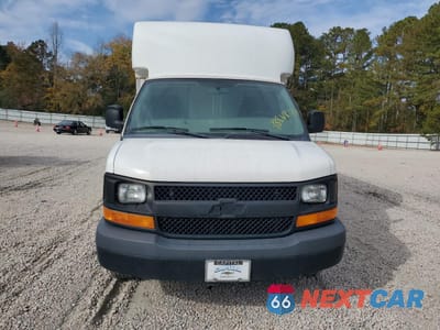 Piąte zdjęcie samochodu w środku: 2022 CHEVROLET EXPRESS G3500 VIN:1GB0GRFF6G1186065 - miniatura