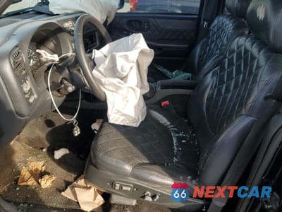 Zdjęcie 7 z 14 samochodu: 2000 GMC JIMMY / ENVOY VIN:1GKDT13W9Y2305564 - miniatura