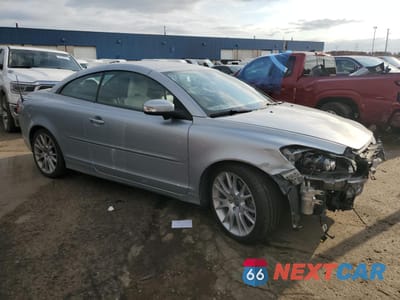 Czwarte zdjęcie samochodu z boku: 2011 VOLVO C70 T5 VIN:YV1672MC1BJ107765 - miniatura