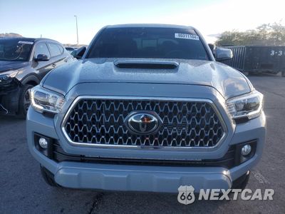 Piąte zdjęcie samochodu w środku: 2019 TOYOTA TACOMA DOUBLE CAB VIN:3TMCZ5AN4KM284811 - miniatura