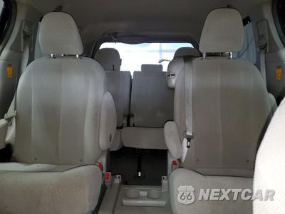 Zdjęcie 10 z 17 samochodu: 2014 TOYOTA SIENNA LE VIN:5TDKK3DC7ES480258 - miniatura