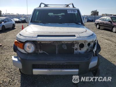Piąte zdjęcie samochodu w środku: 2010 TOYOTA FJ CRUISER VIN:JTEZU4BF9AK010743 - miniatura