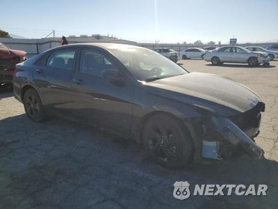 Czwarte zdjęcie samochodu z boku: 2022 HYUNDAI ELANTRA SEL VIN:5NPLS4AG3NH057393 - miniatura