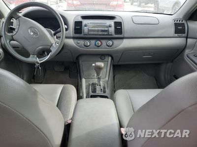 Zdjęcie 8 z 12 samochodu: 2005 TOYOTA CAMRY LE VIN:4T1BE32K15U064845 - miniatura