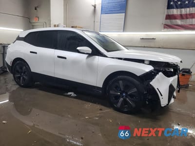 Czwarte zdjęcie samochodu z boku: 2025 BMW IX XDRIVE50 VIN:WB523CF07SCT08532 - miniatura