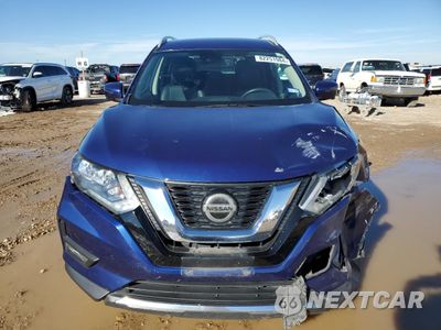 Piąte zdjęcie samochodu w środku: 2018 NISSAN ROGUE S VIN:5N1AT2MT7JC739535 - miniatura